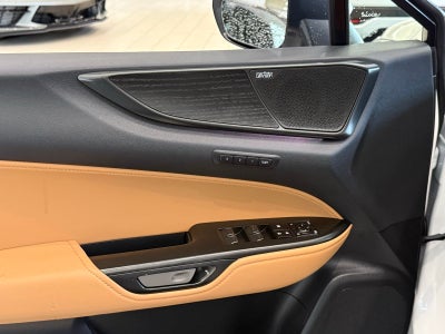 2025 Lexus NX 450h+ Luxury
