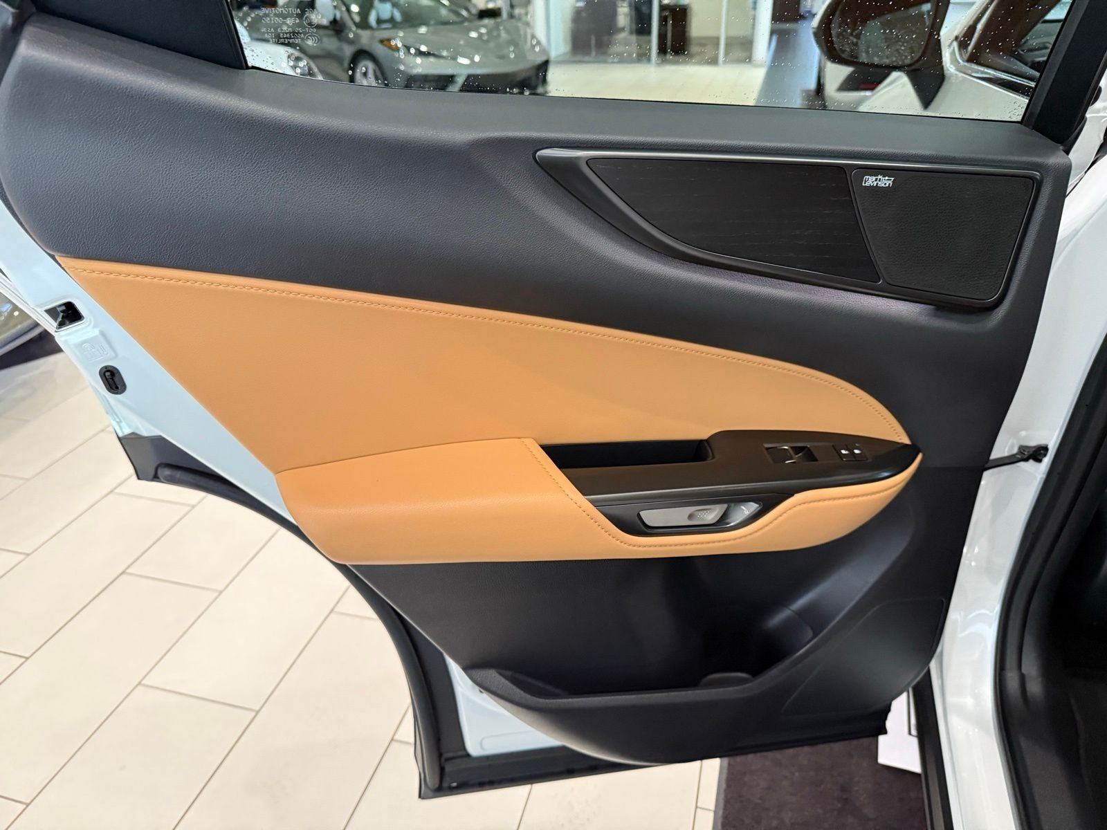 2025 Lexus NX 450h+ Luxury