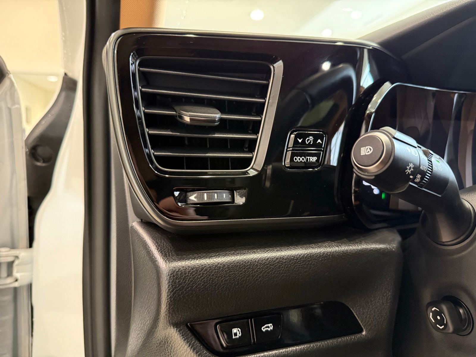 2025 Lexus NX 450h+ Luxury