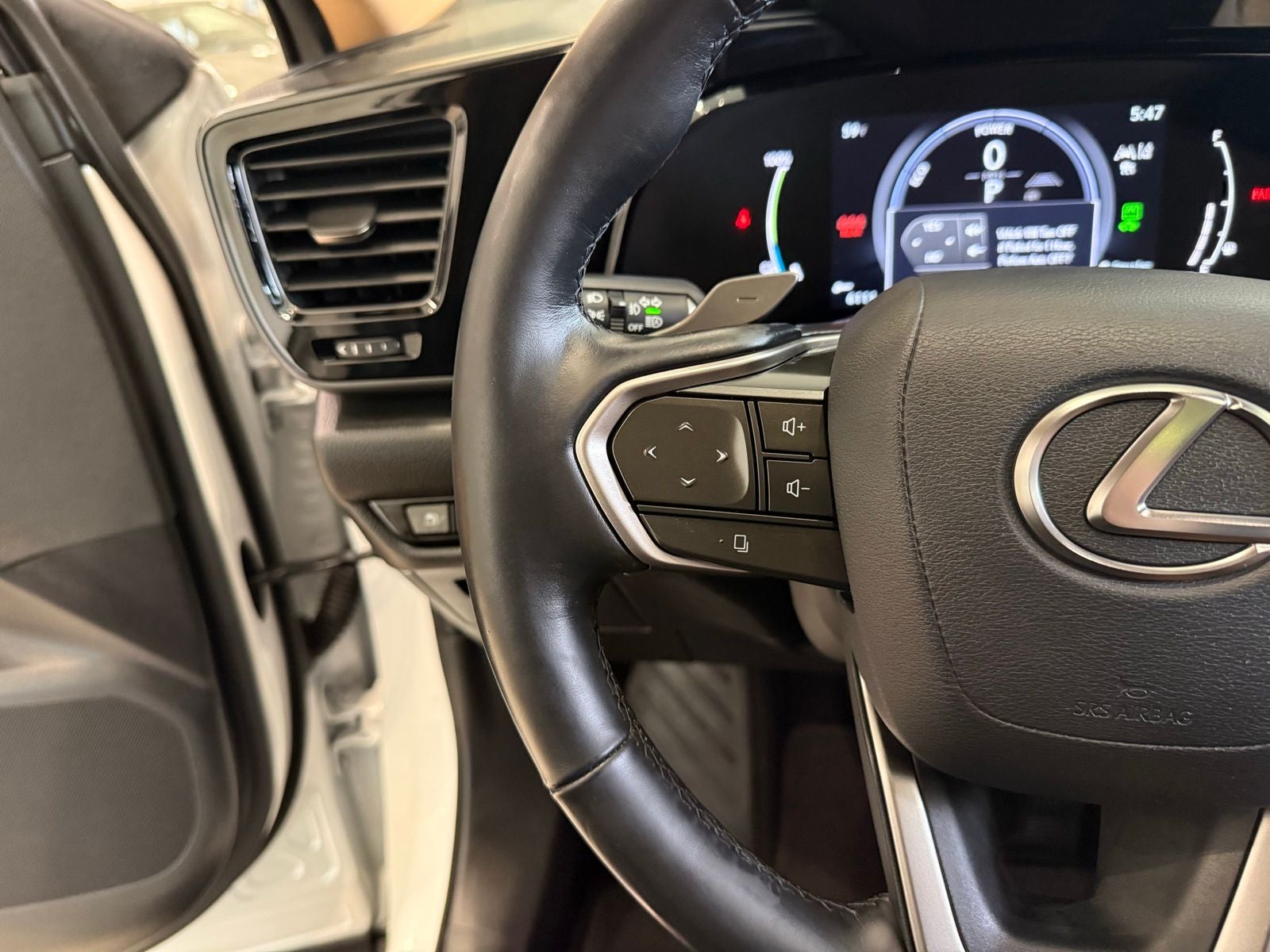 2025 Lexus NX 450h+ Luxury