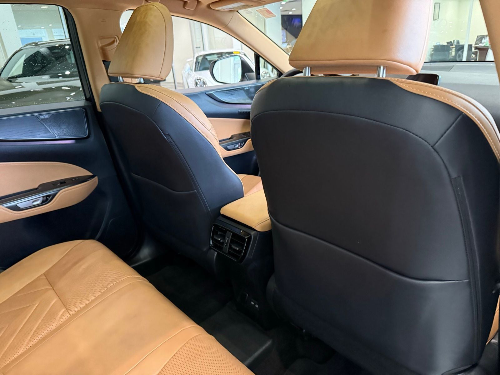 2025 Lexus NX 450h+ Luxury