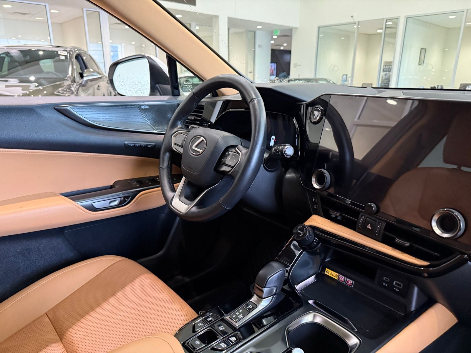 2025 Lexus NX 450h+ Luxury