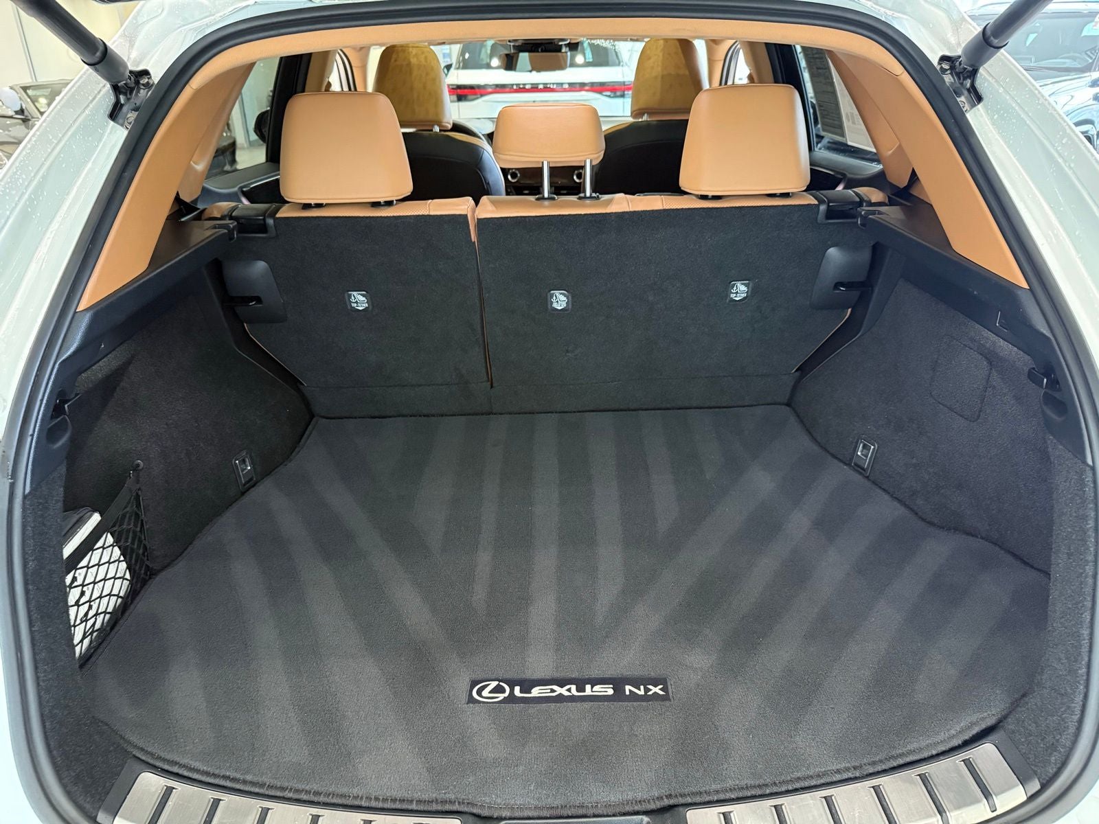 2025 Lexus NX 450h+ Luxury