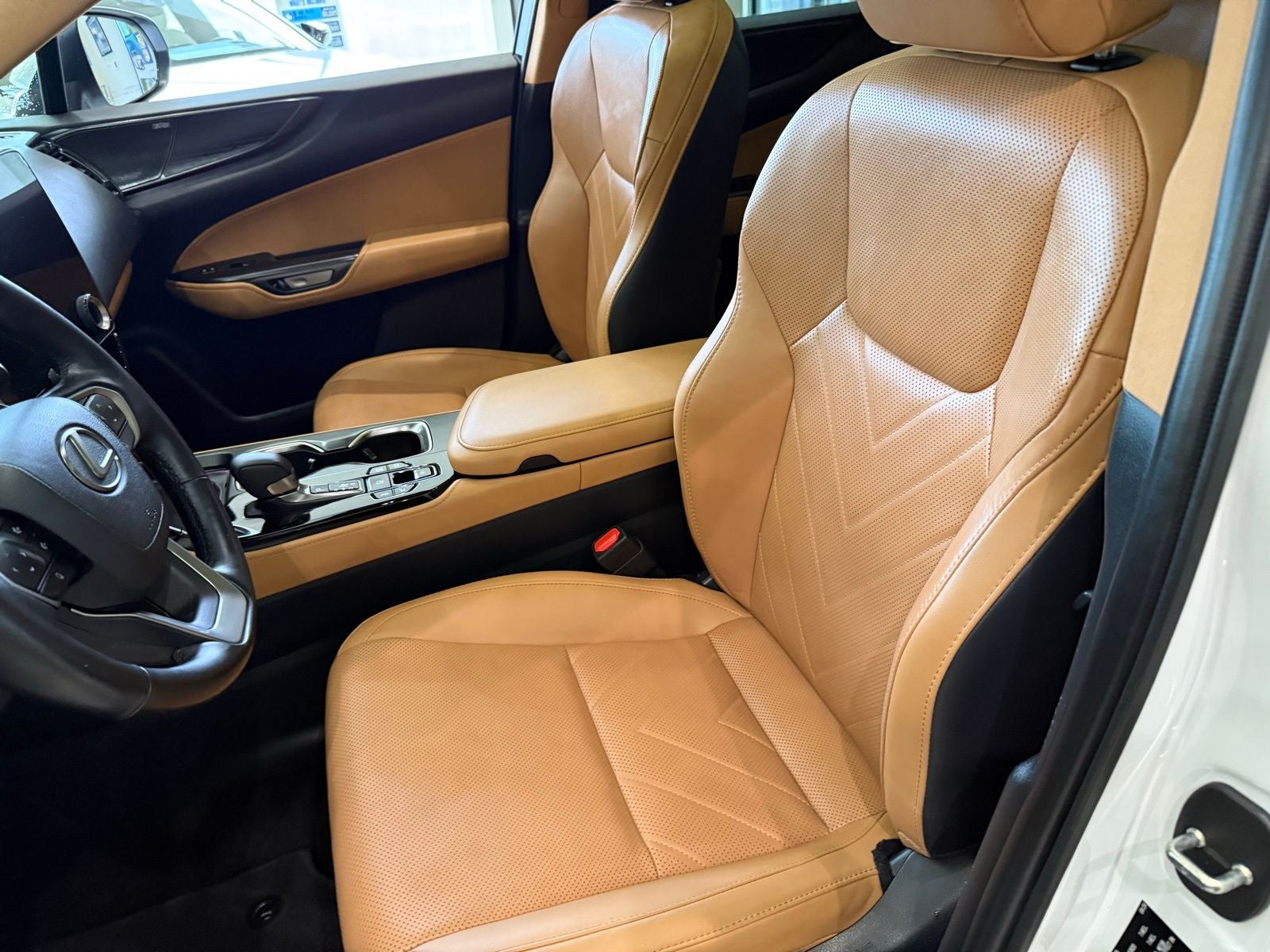 2025 Lexus NX 450h+ Luxury