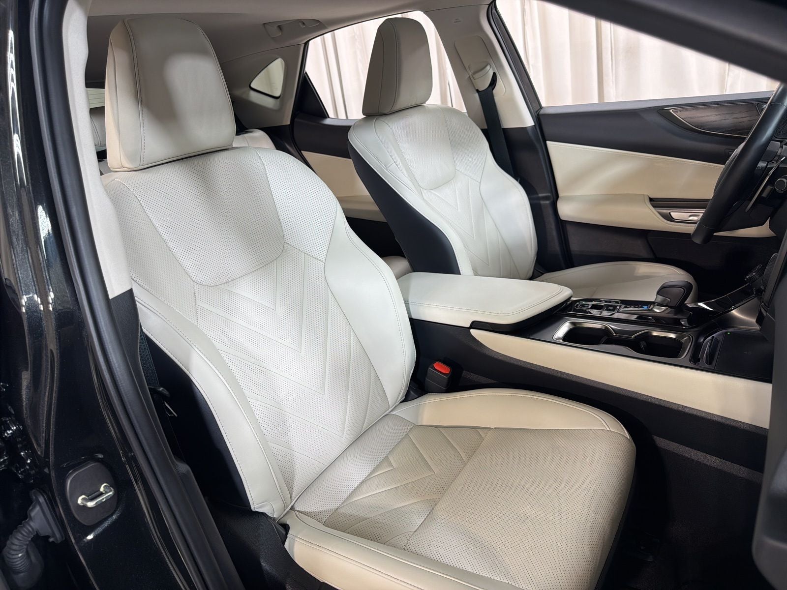 2025 Lexus NX 450h+ Luxury