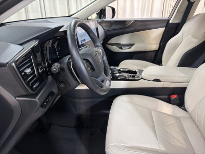 2025 Lexus NX 450h+ Luxury