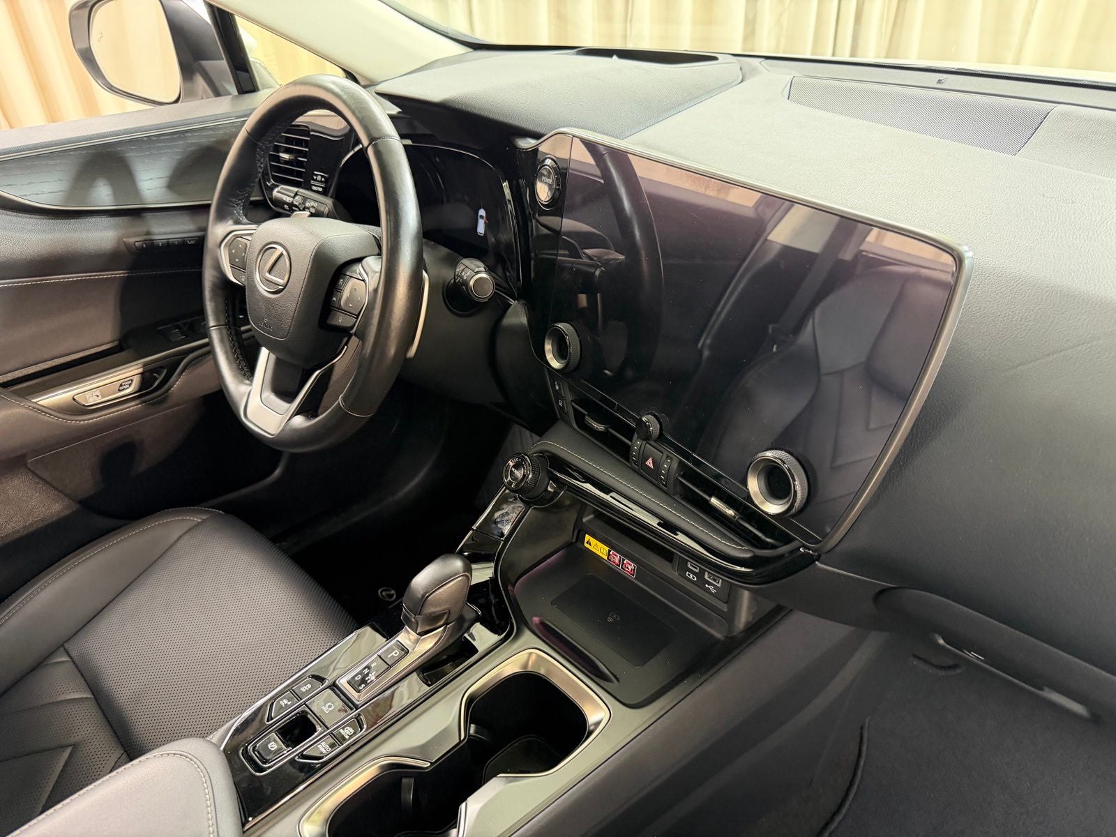 2024 Lexus NX 450h+ Luxury