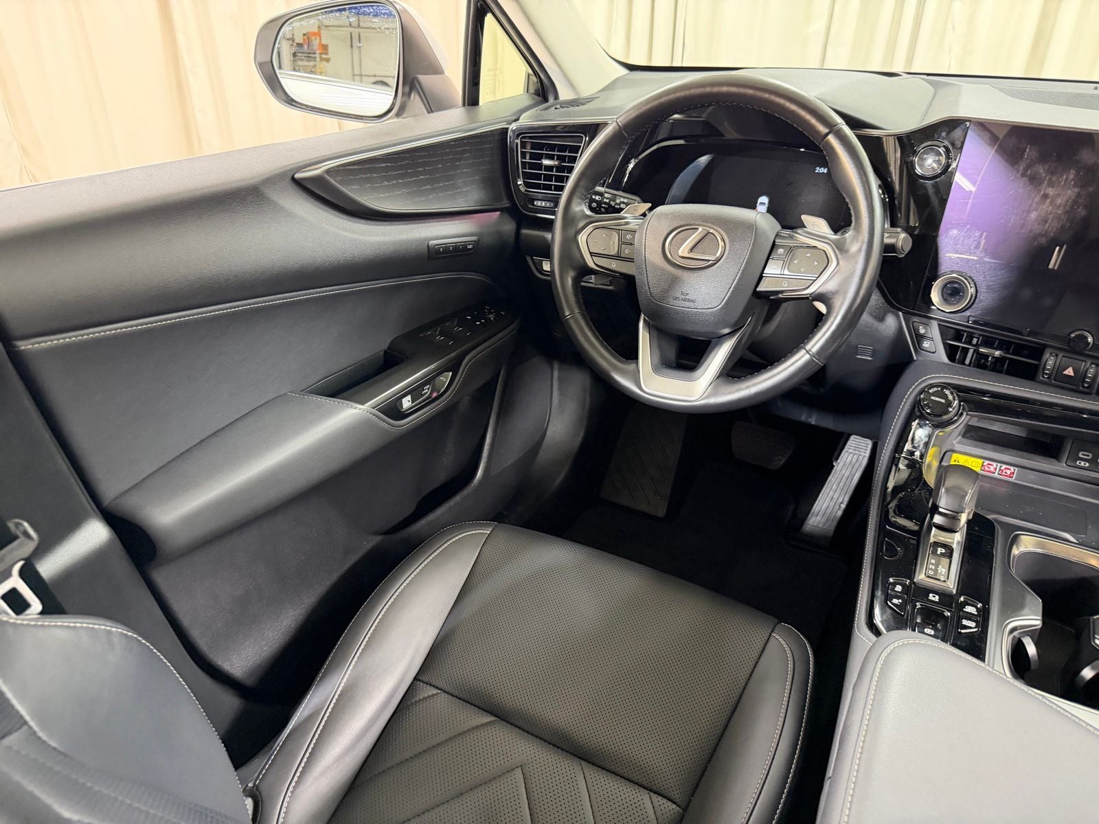 2024 Lexus NX 450h+ Luxury