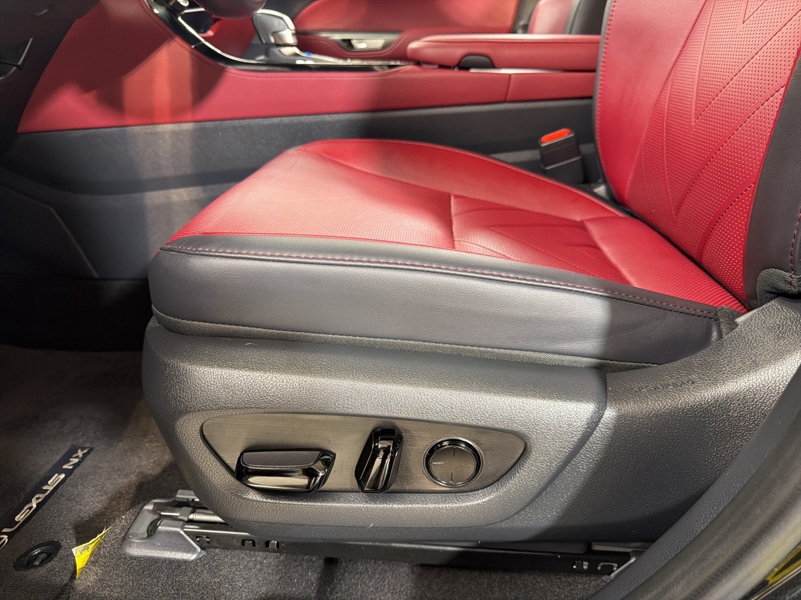 2025 Lexus NX 450h+ Luxury