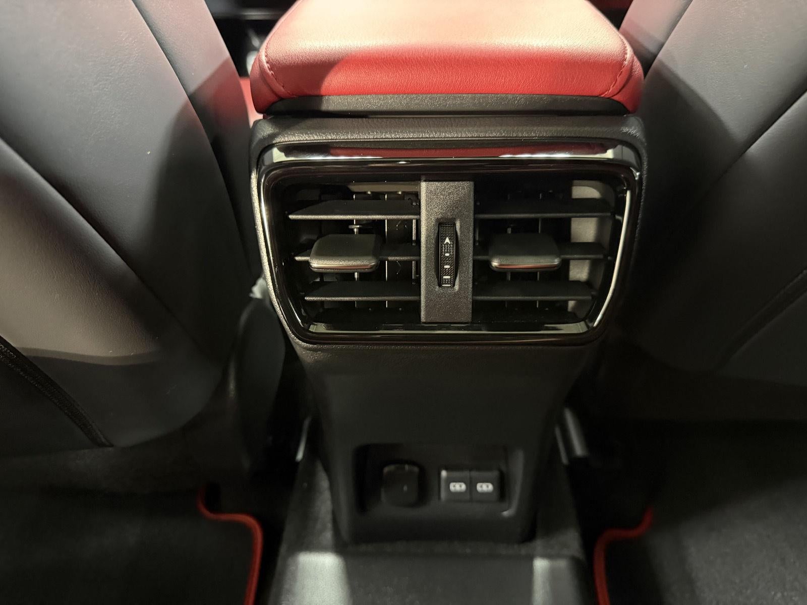 2024 Lexus Nx NX 450h+ F SPORT Handling
