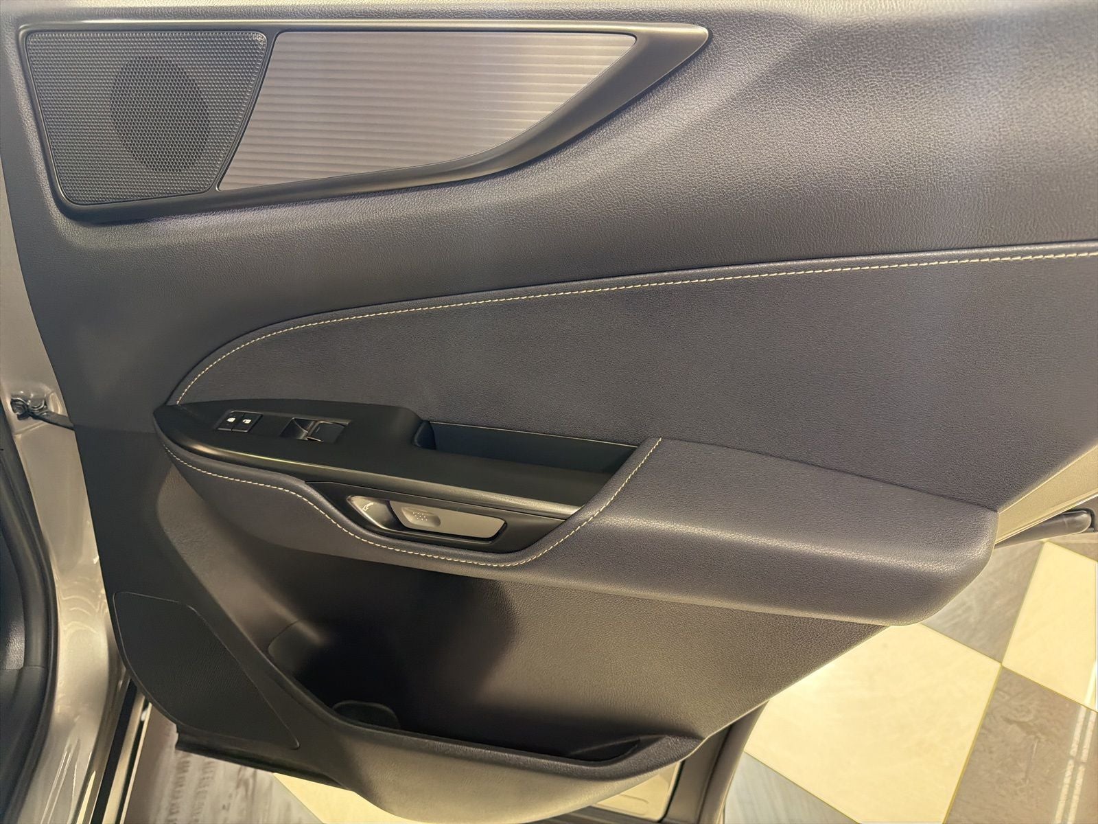 2025 Lexus NX 450h+ F SPORT