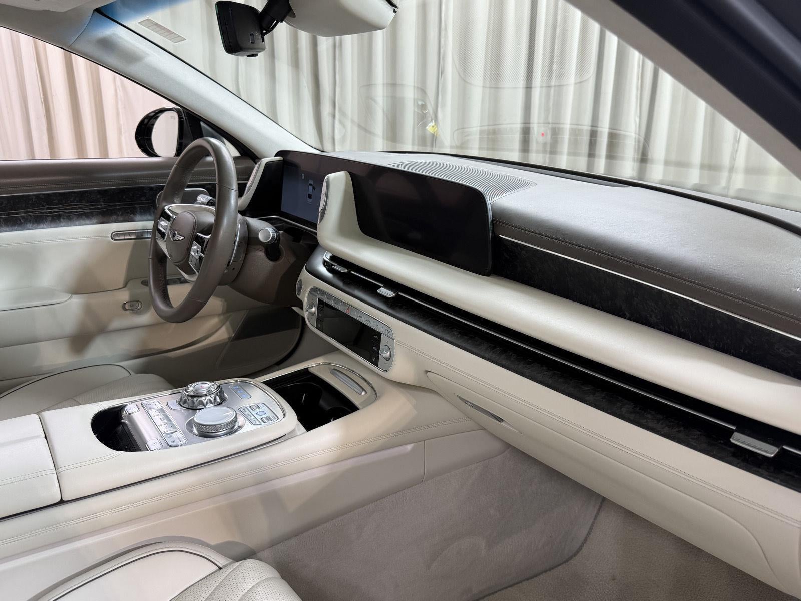 2023 Genesis G90 e-SC