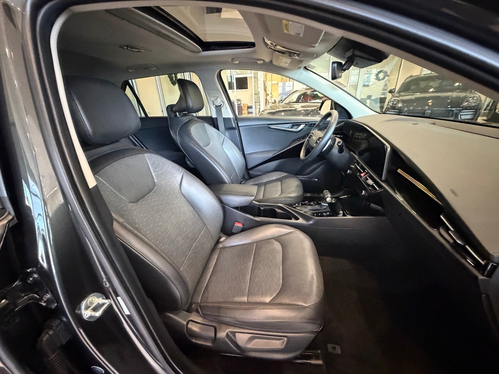 2023 Kia Niro SX Touring