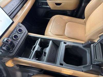2025 Land Rover Defender 110 X-Dynamic SE