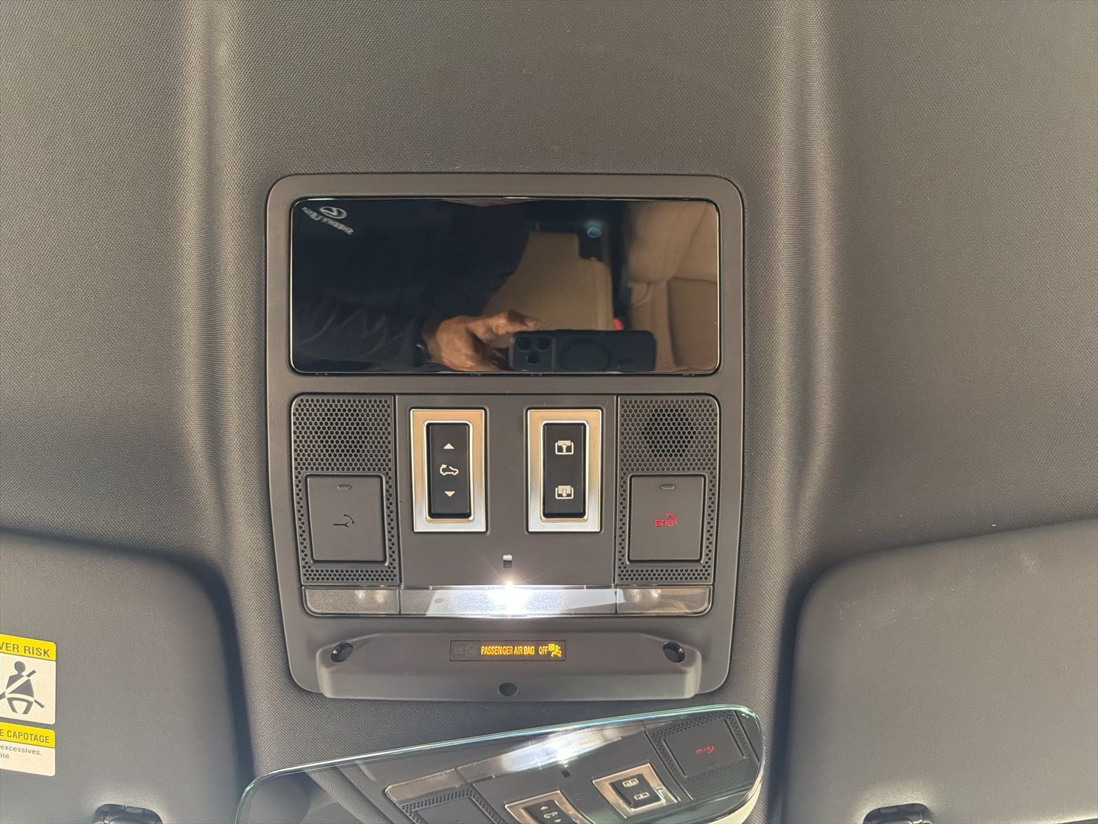2025 Land Rover Defender 110 X-Dynamic SE