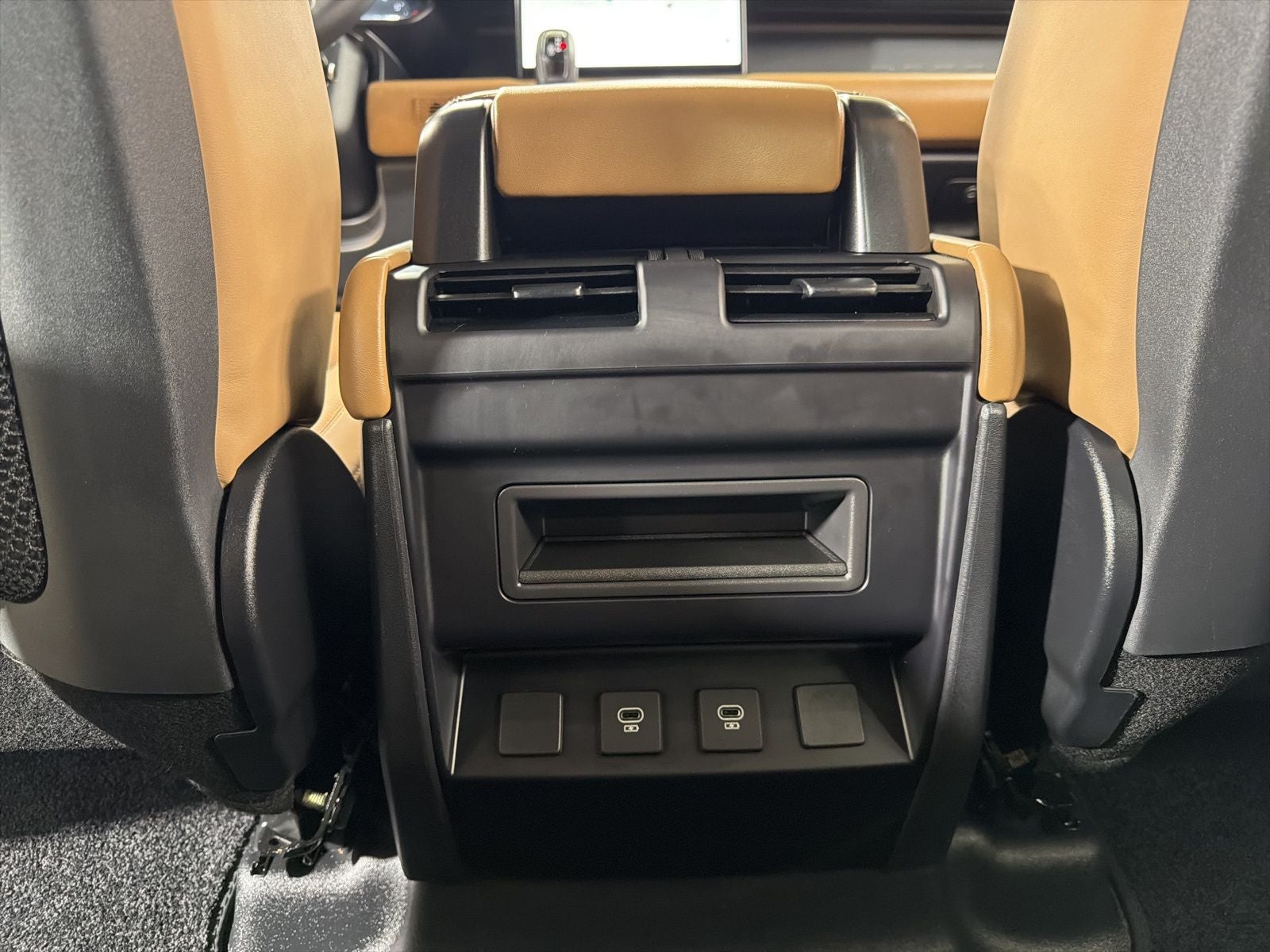 2025 Land Rover Defender 110 X-Dynamic SE