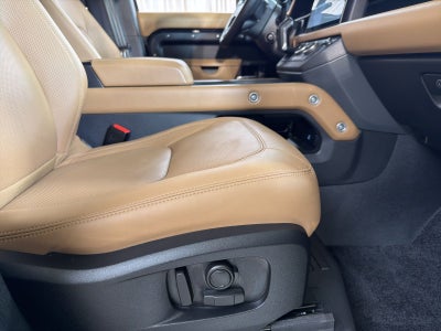 2025 Land Rover Defender 110 X-Dynamic SE