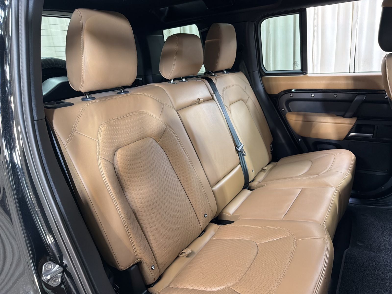 2025 Land Rover Defender 110 X-Dynamic SE