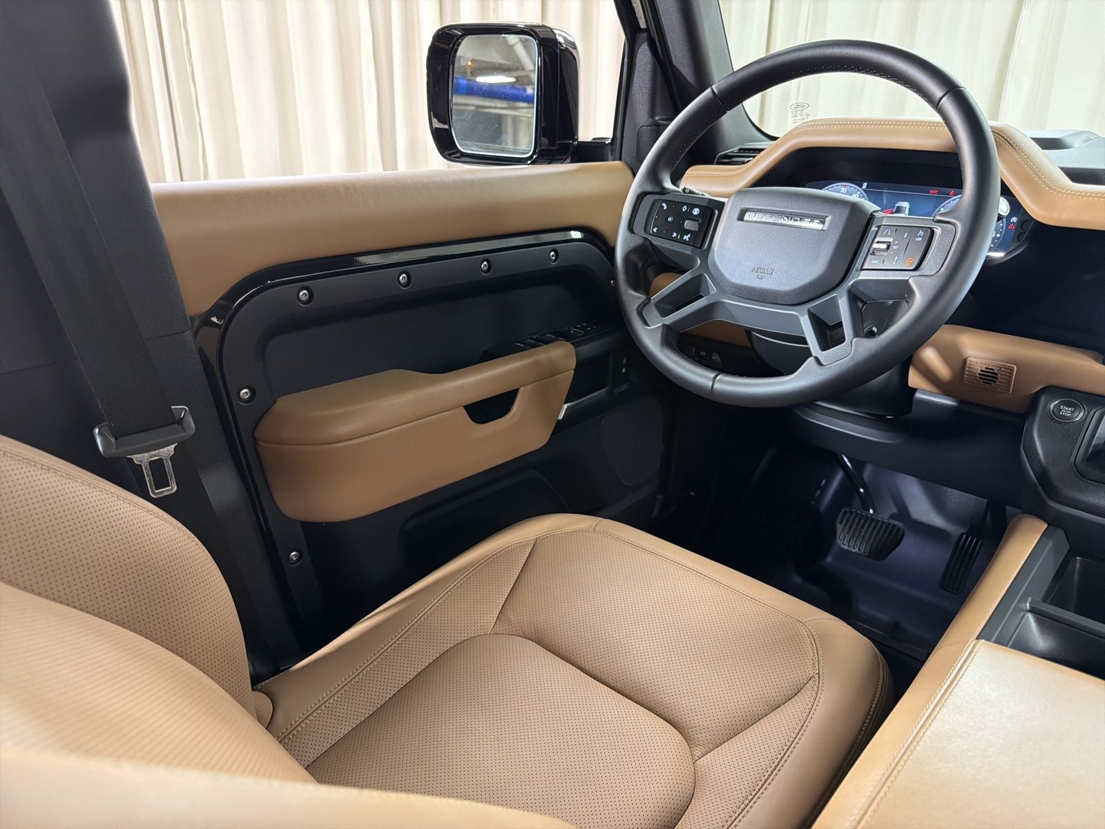 2025 Land Rover Defender 110 X-Dynamic SE