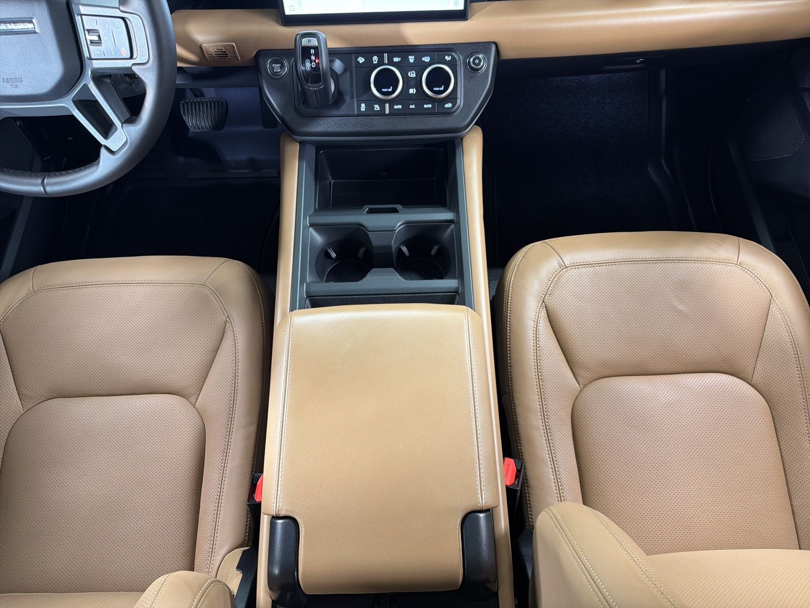 2025 Land Rover Defender 110 X-Dynamic SE