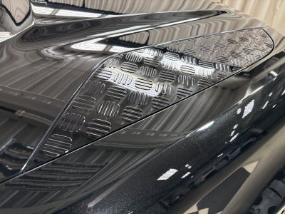 2025 Land Rover Defender 110 X-Dynamic SE