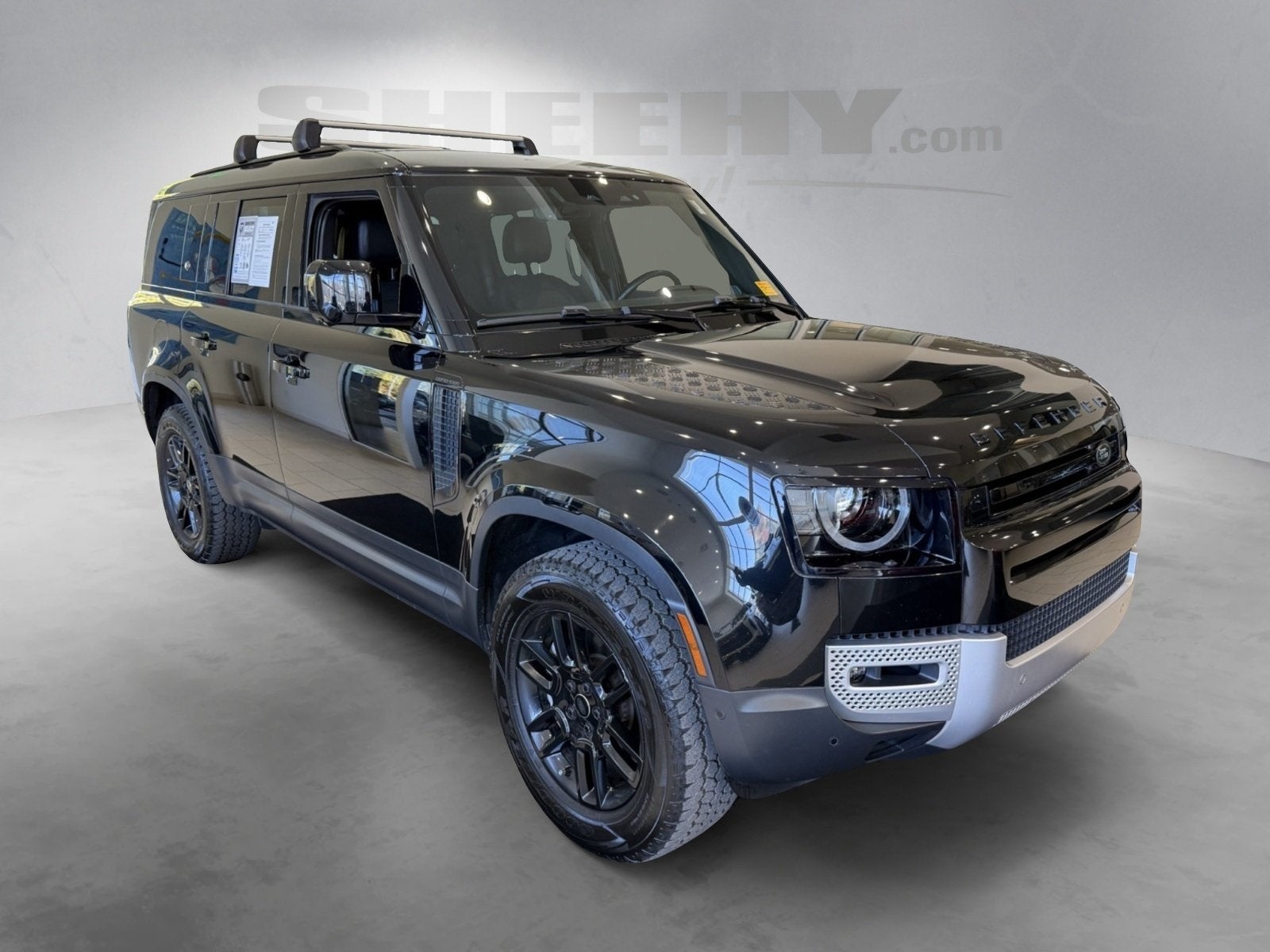 2023 Land Rover Defender 130 SE