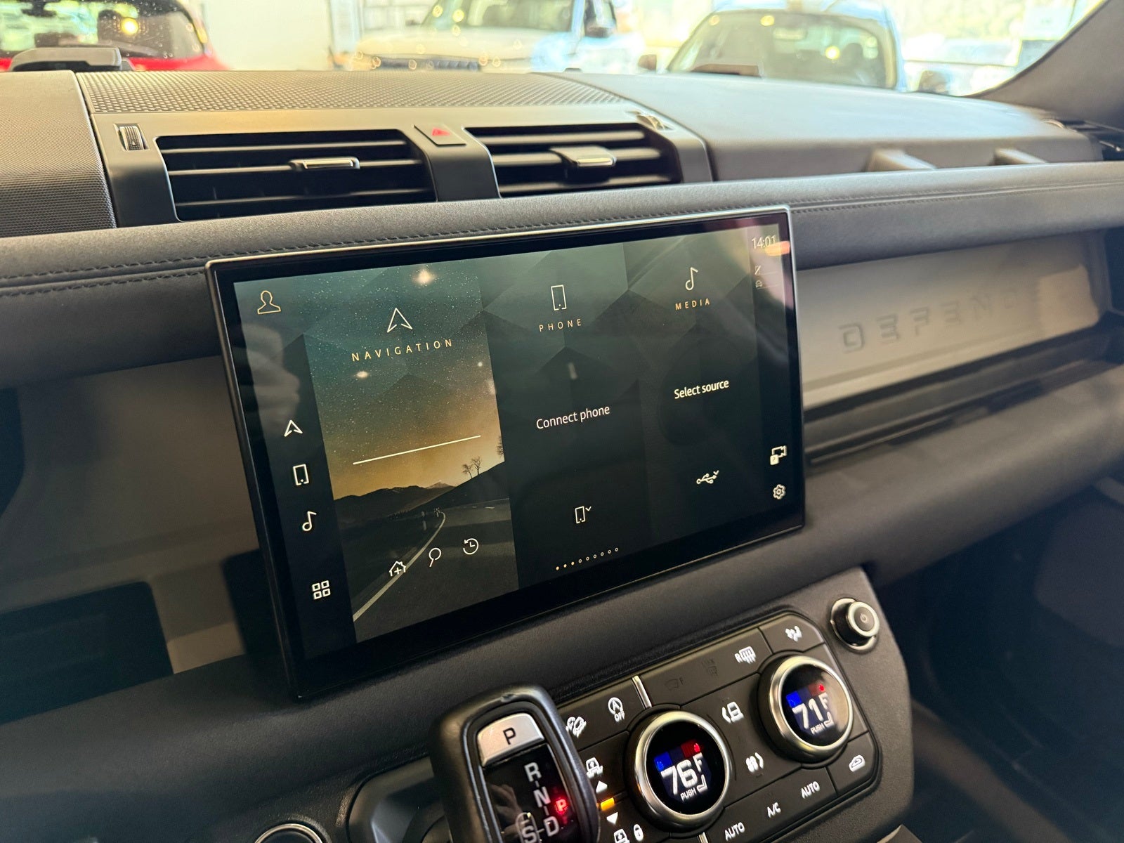 2023 Land Rover Defender 130 SE