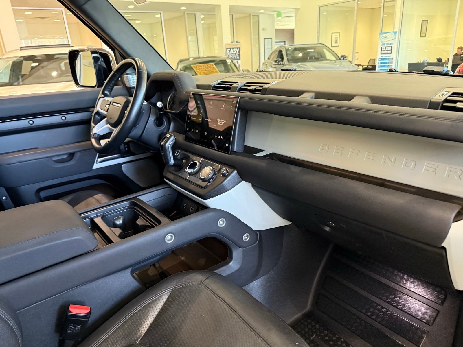 2023 Land Rover Defender 130 SE