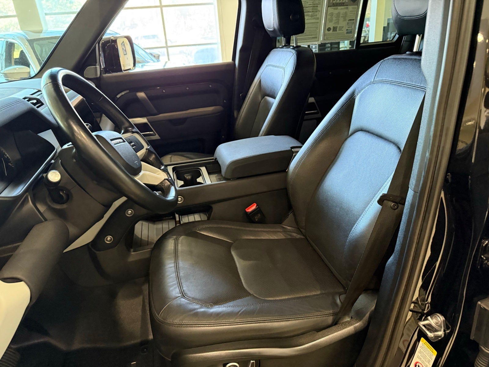 2023 Land Rover Defender 130 SE