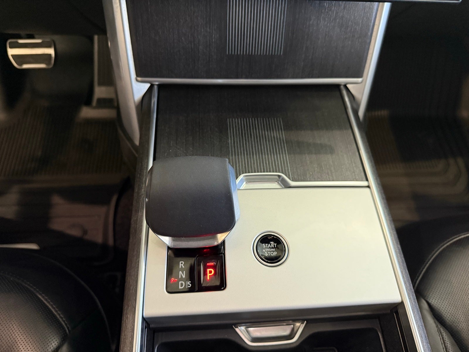 2025 Land Rover Range Rover Plug-In Hybrid Autobiography