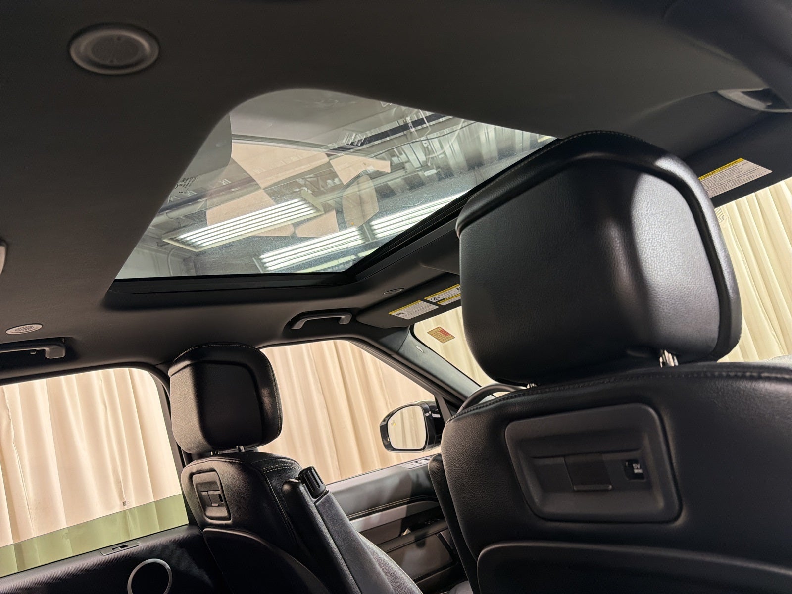 2024 Land Rover Discovery Dynamic SE