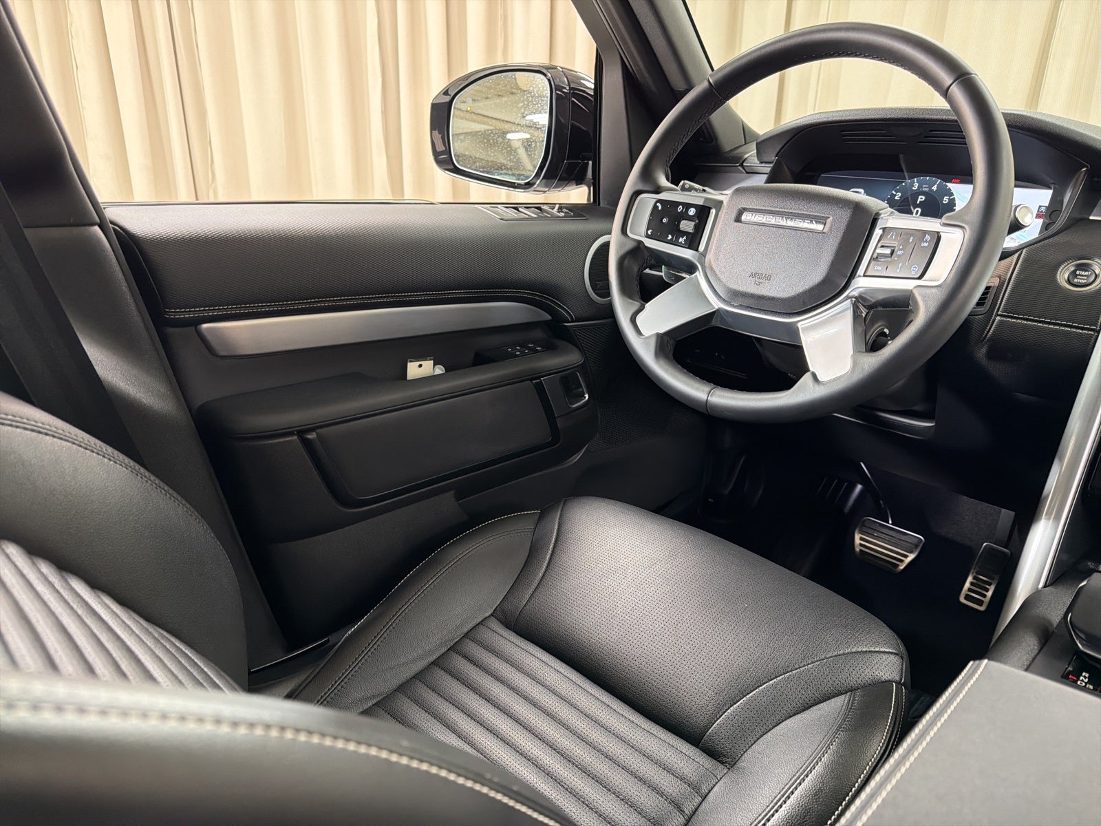 2024 Land Rover Discovery Dynamic SE