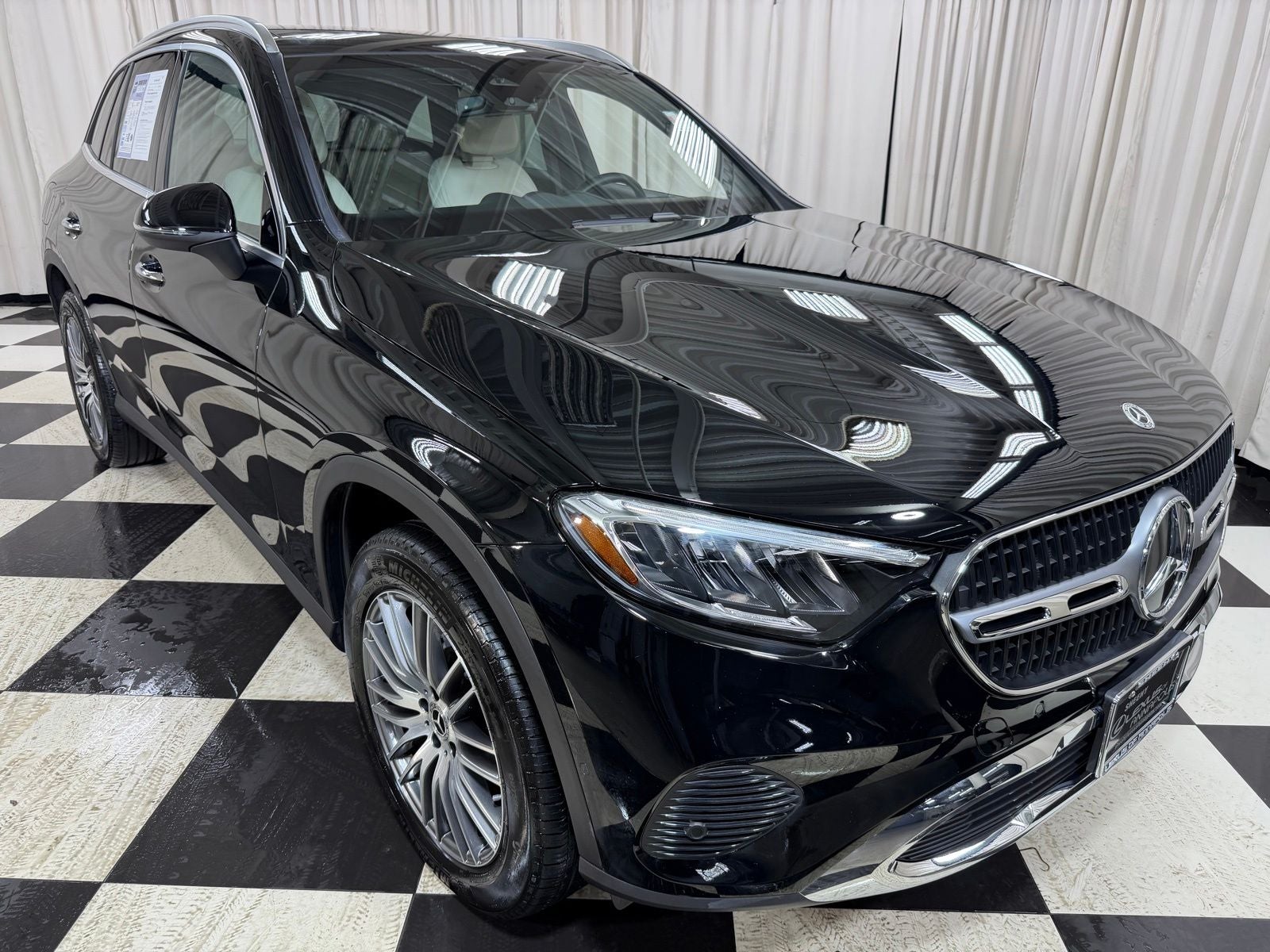 2025 Mercedes-Benz GLC GLC 300 4MATIC's photo