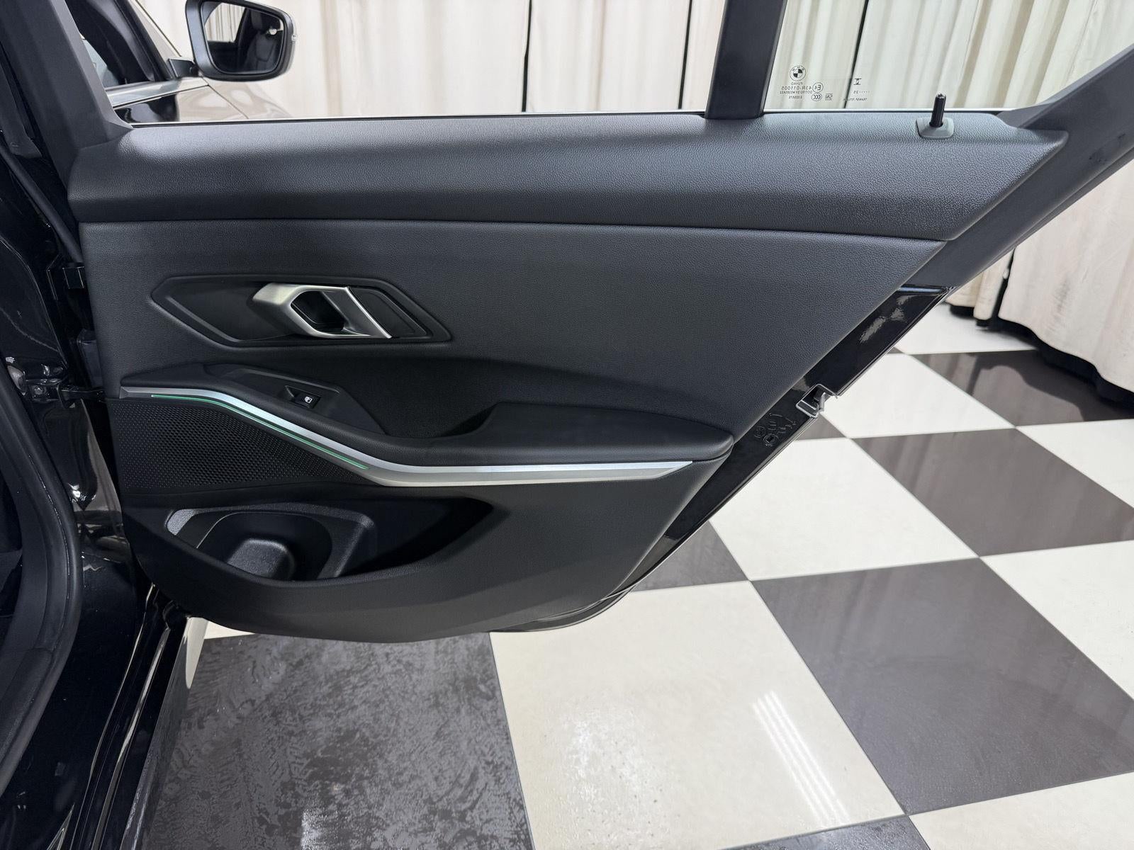 2025 BMW 3 Series 330i xDrive
