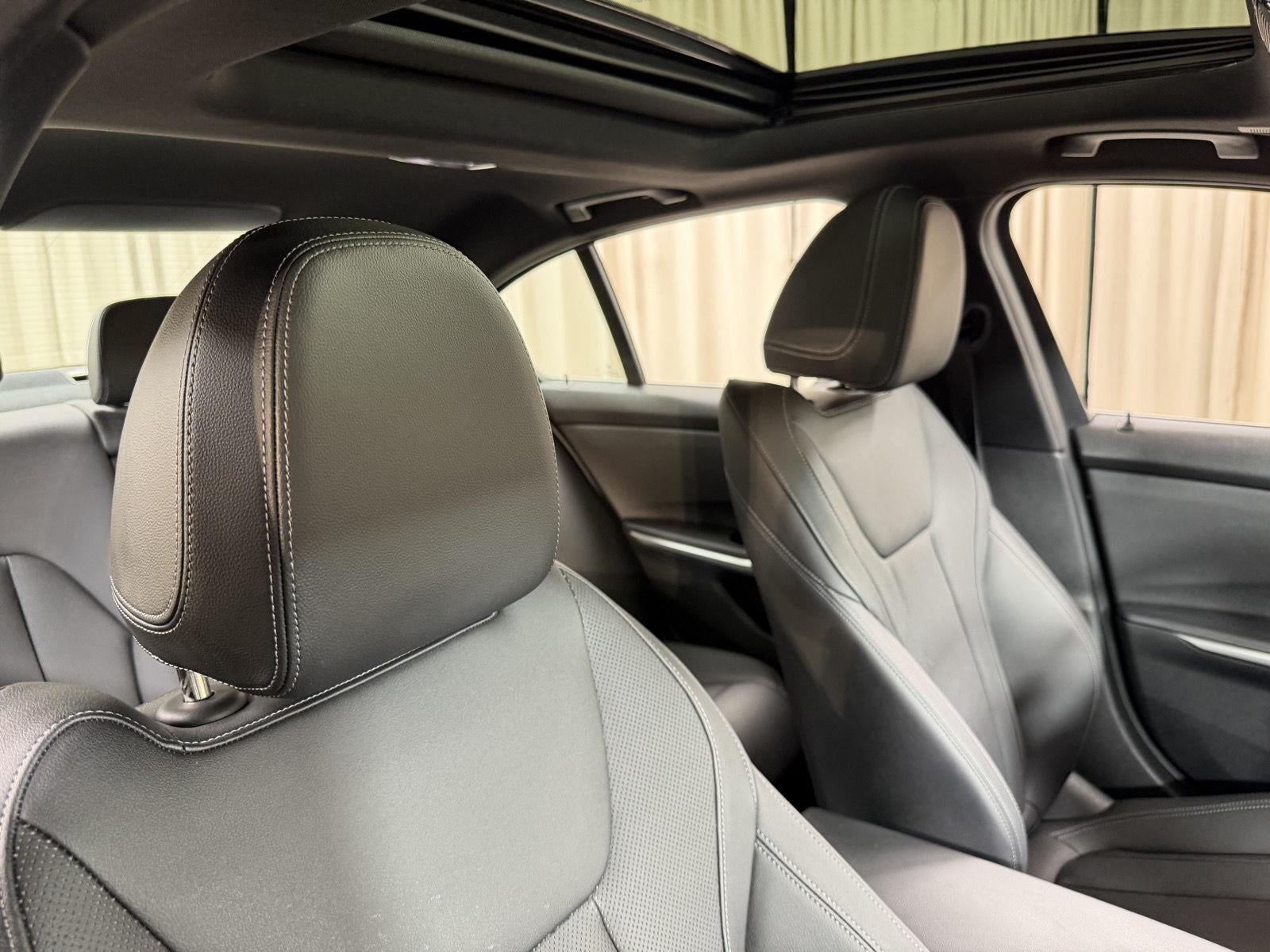 2025 BMW 3 Series 330i xDrive