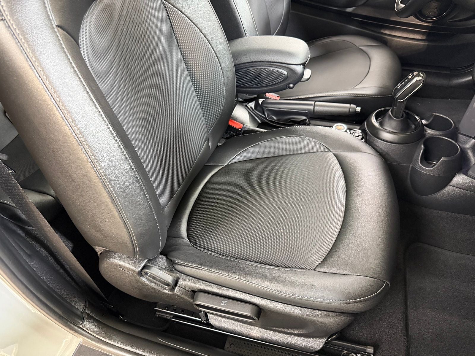 2021 MINI Cooper Signature
