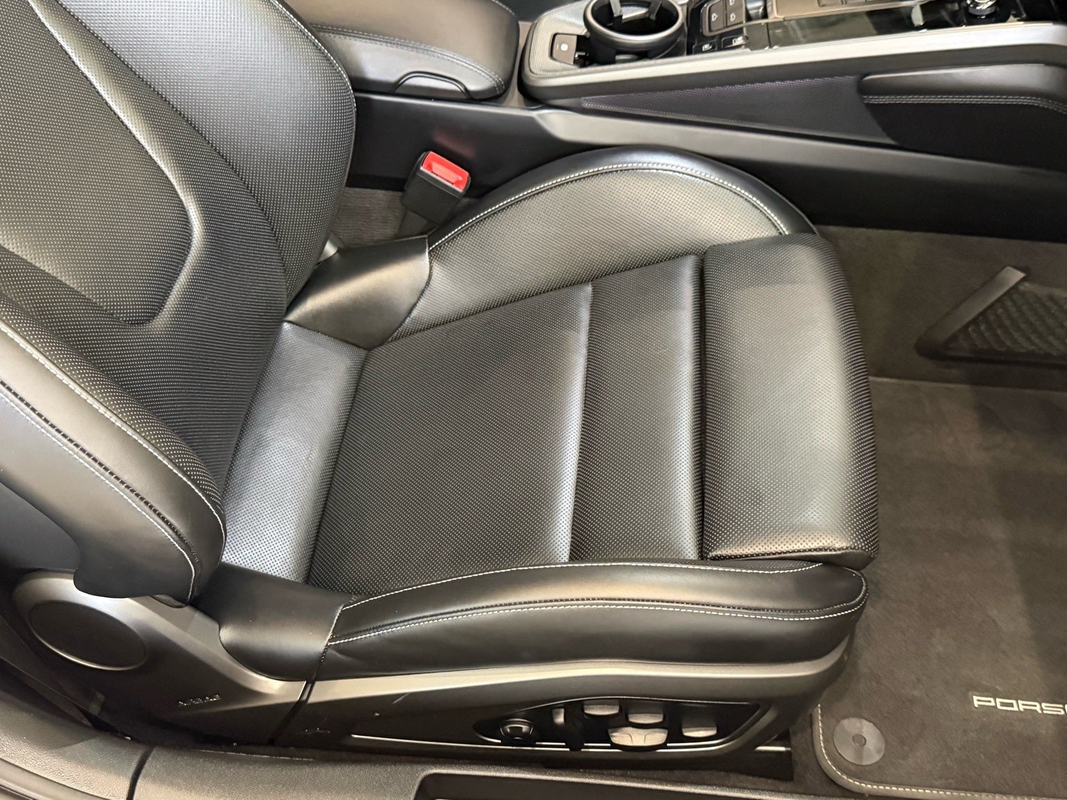 2023 Porsche 911 Carrera 4S