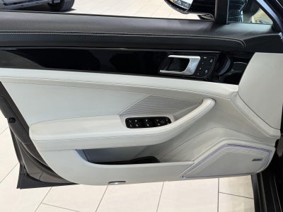 2022 Porsche Panamera Base