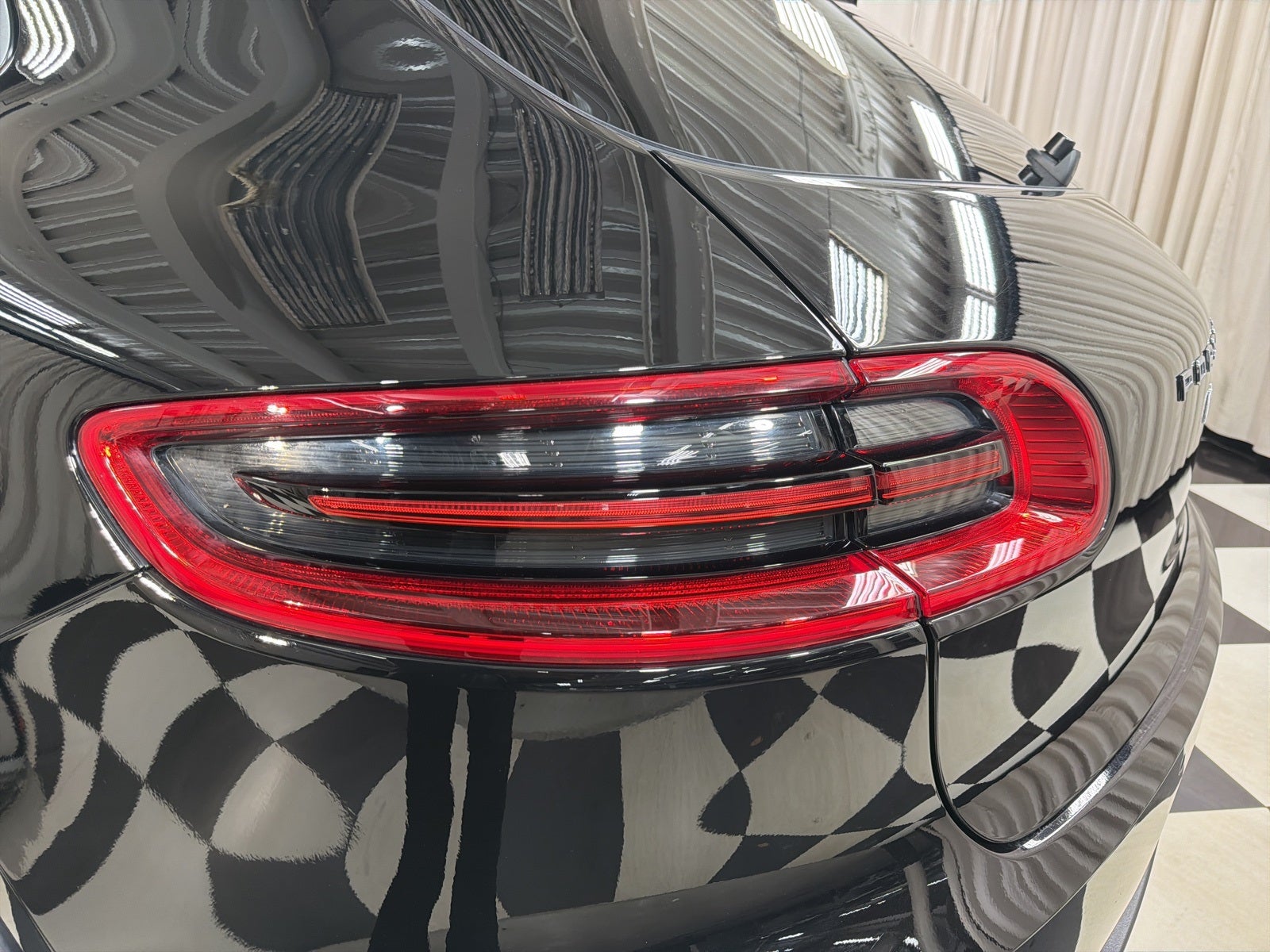 2018 Porsche Macan Base