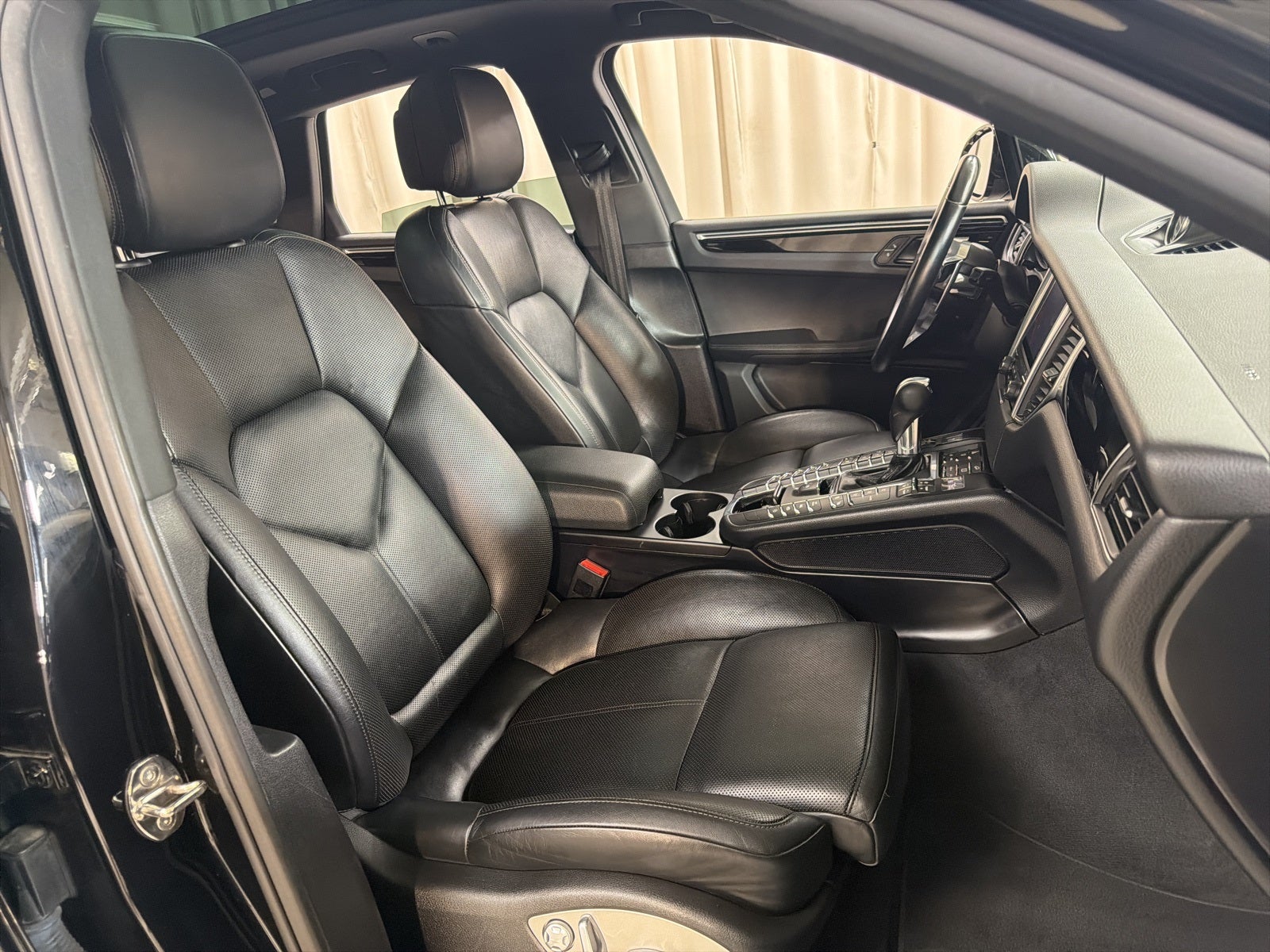 2018 Porsche Macan Base