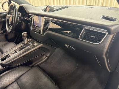 2018 Porsche Macan Base