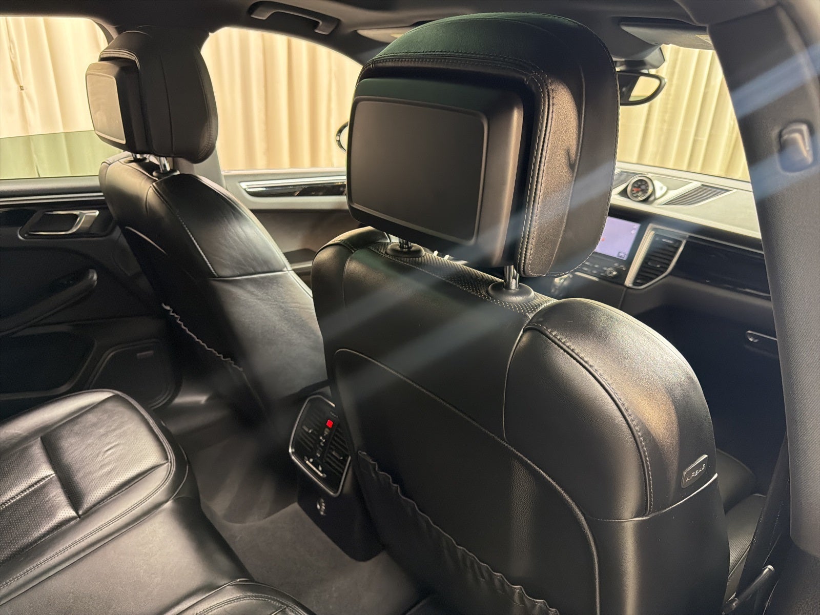 2018 Porsche Macan Base