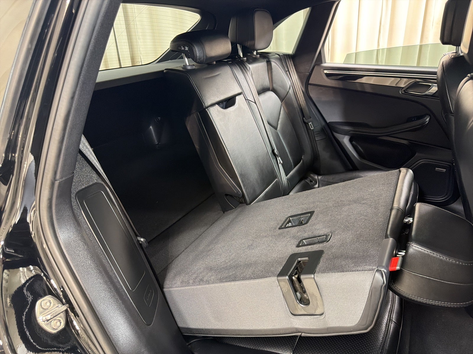 2018 Porsche Macan Base