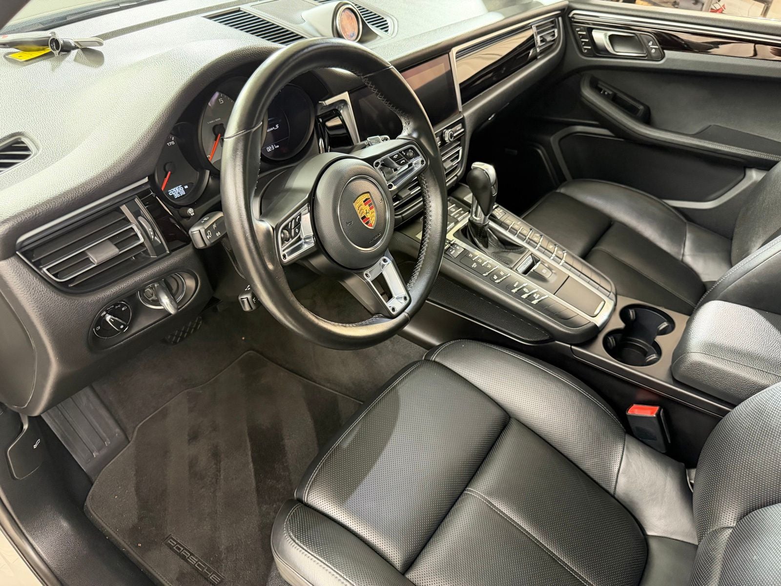 2021 Porsche Macan S