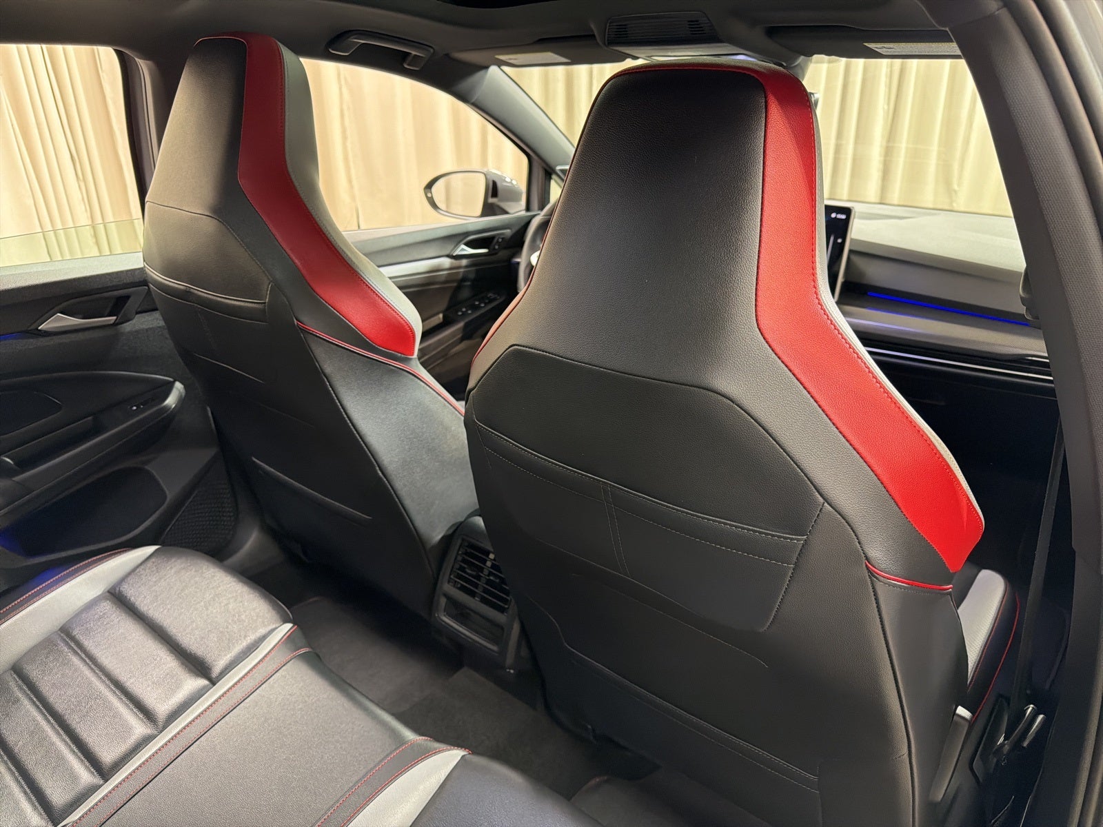 2025 Volkswagen Golf GTI 2.0T SE