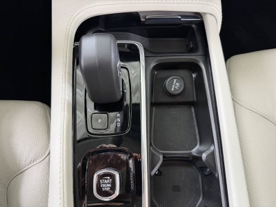 2024 Volvo XC90 B6 Plus Bright Theme
