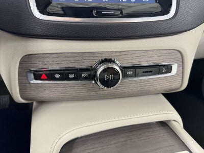 2024 Volvo XC90 B6 Plus Bright Theme