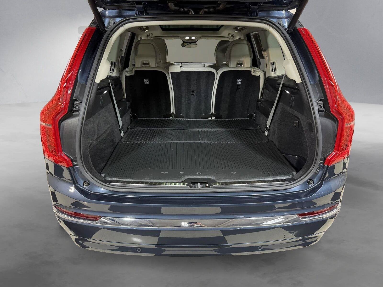 2024 Volvo XC90 B6 Plus Bright Theme