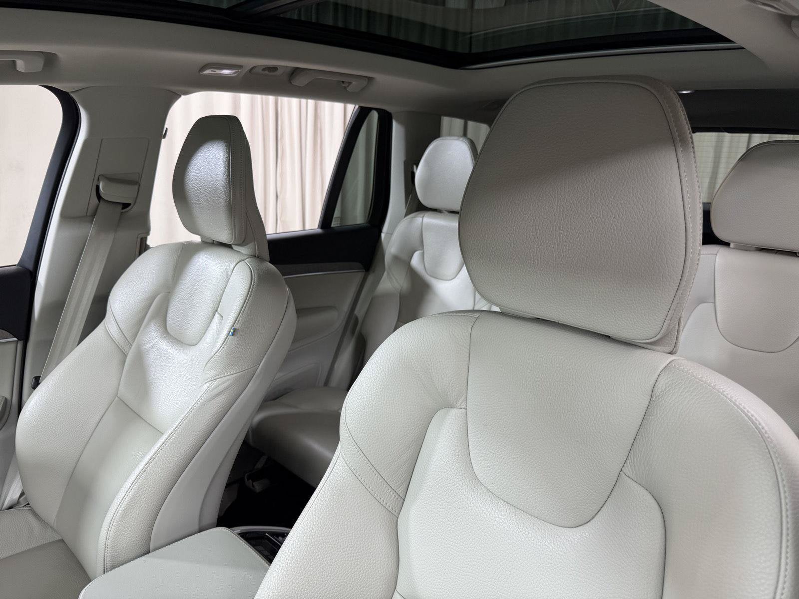 2024 Volvo XC90 B6 Plus Bright Theme