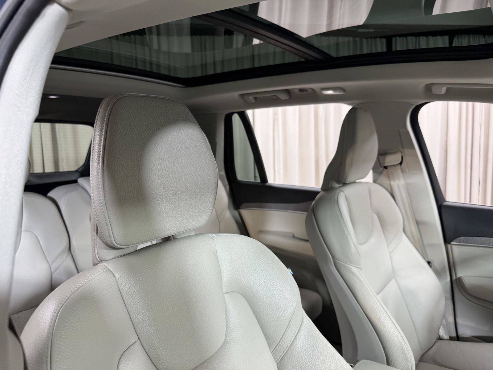 2024 Volvo XC90 B6 Plus Bright Theme